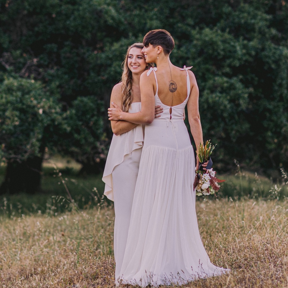 Stunning Leanne Marshall Bridal Gown, sz S